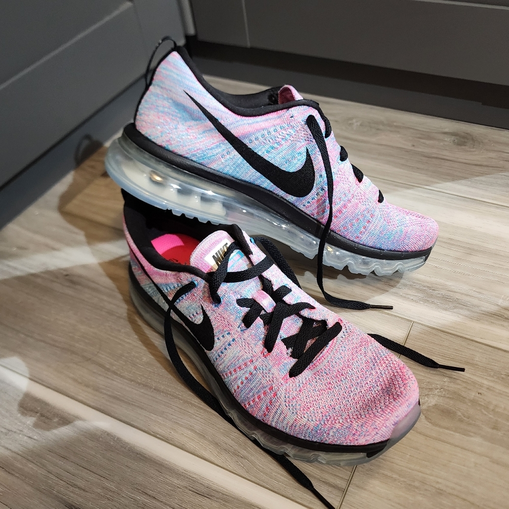 Nike Flyknit Max